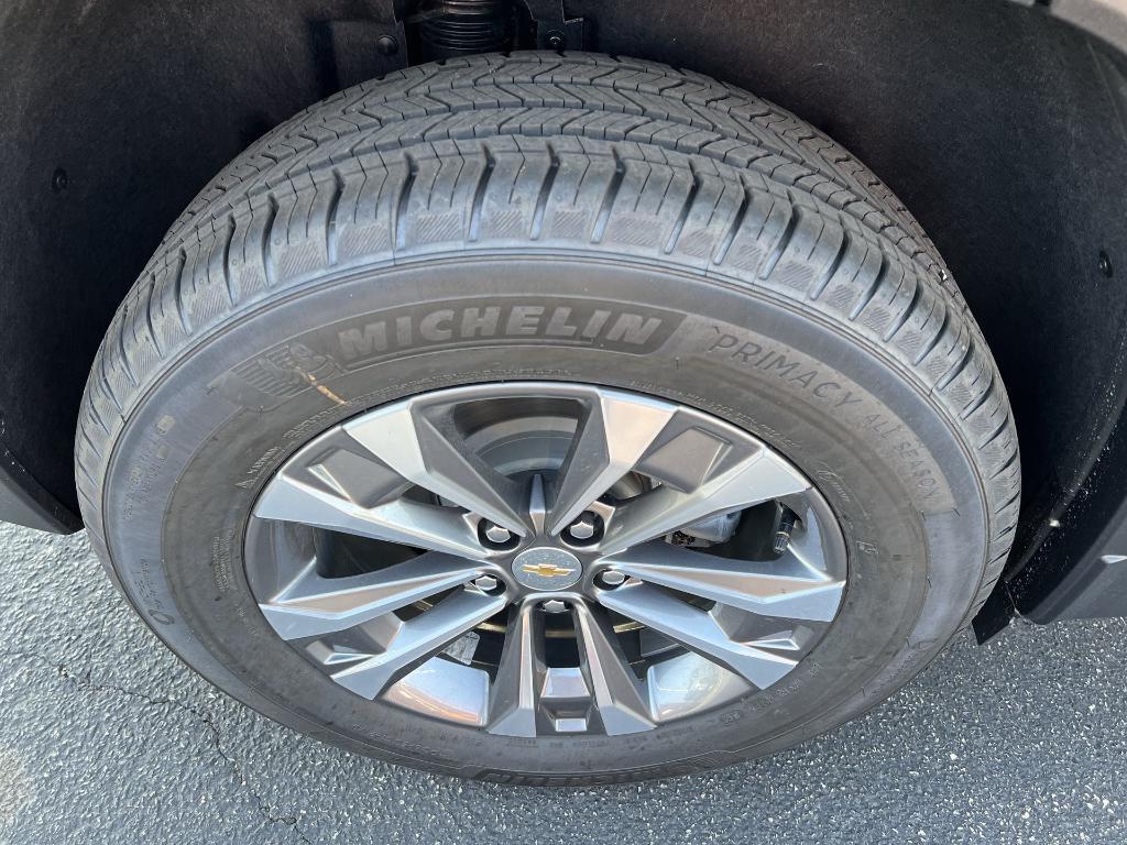 new 2026 Chevrolet Equinox car, priced at $32,002