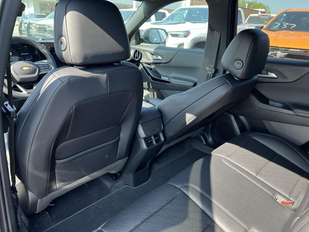 new 2026 Chevrolet Equinox car, priced at $32,002