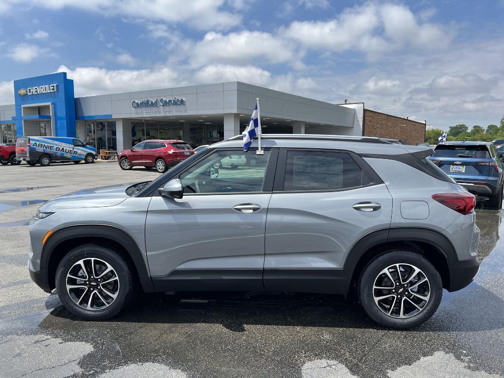 new 2025 Chevrolet TrailBlazer car, priced at $27,096