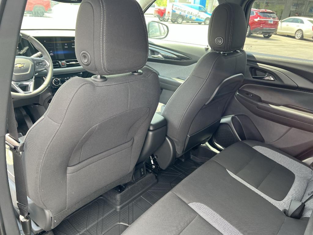 new 2025 Chevrolet TrailBlazer car, priced at $27,096