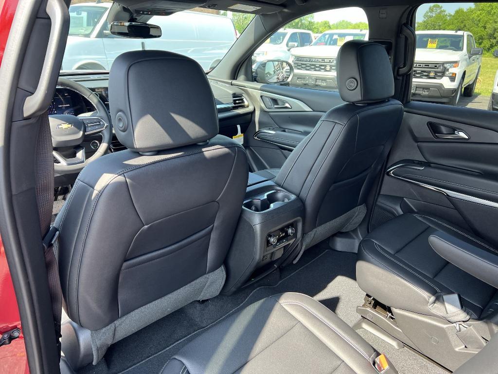 new 2025 Chevrolet Traverse car, priced at $43,881