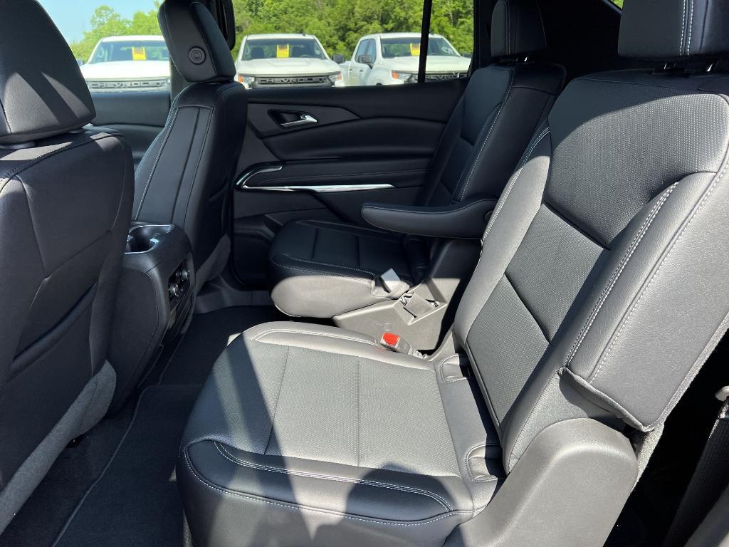new 2025 Chevrolet Traverse car, priced at $43,881