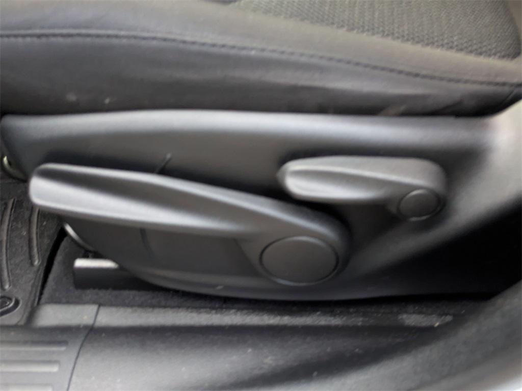 used 2019 Jeep Cherokee car, priced at $11,291