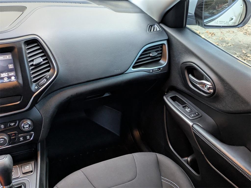 used 2019 Jeep Cherokee car, priced at $11,491