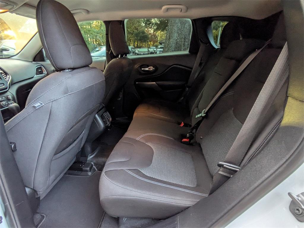 used 2019 Jeep Cherokee car, priced at $11,491