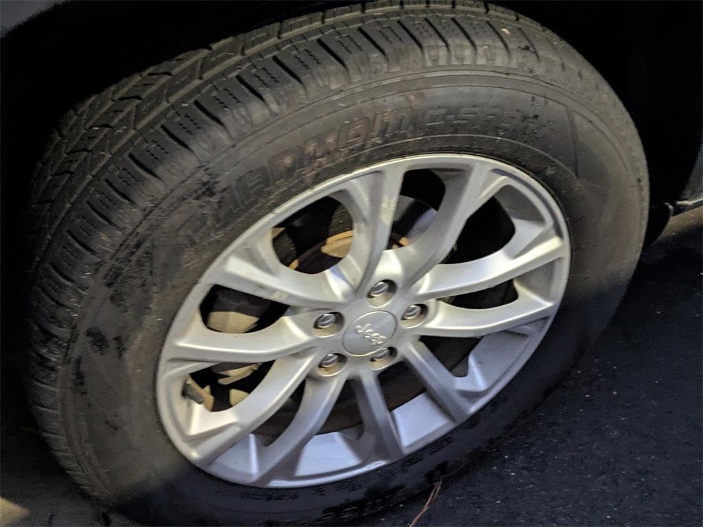 used 2019 Jeep Cherokee car, priced at $12,691