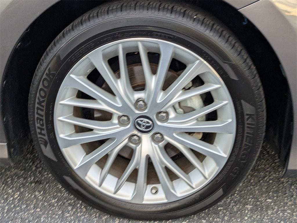 used 2018 Toyota Camry Hybrid car, priced at $22,331