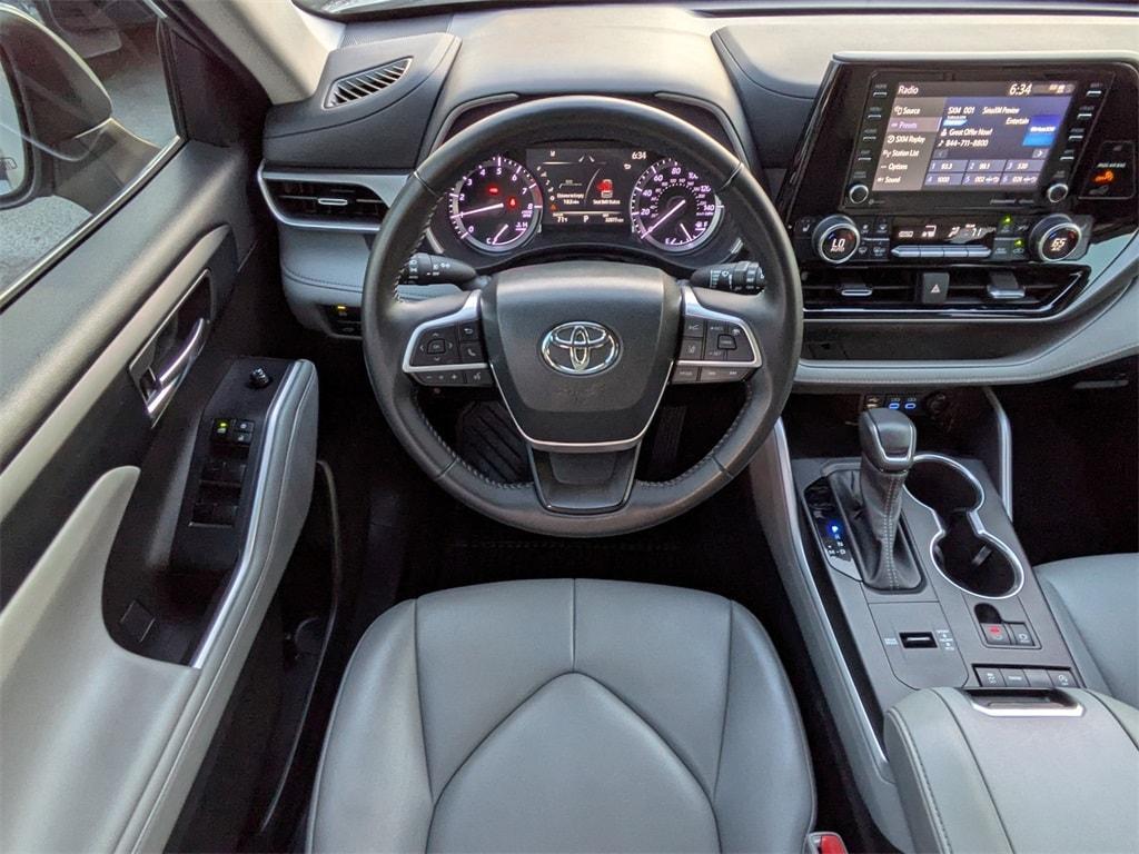 used 2022 Toyota Highlander car, priced at $37,831