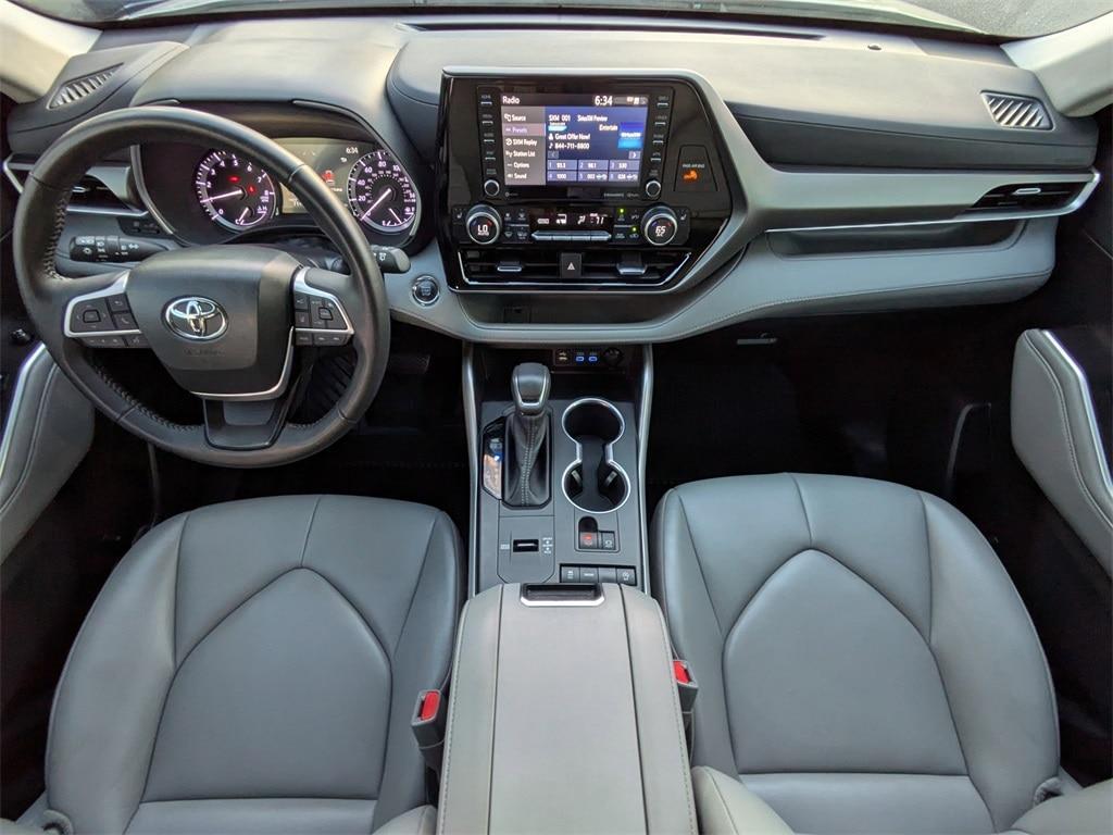 used 2022 Toyota Highlander car, priced at $37,831