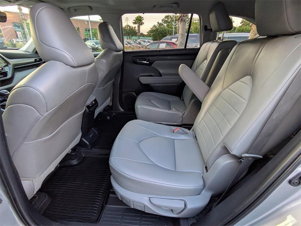 used 2022 Toyota Highlander car, priced at $37,831