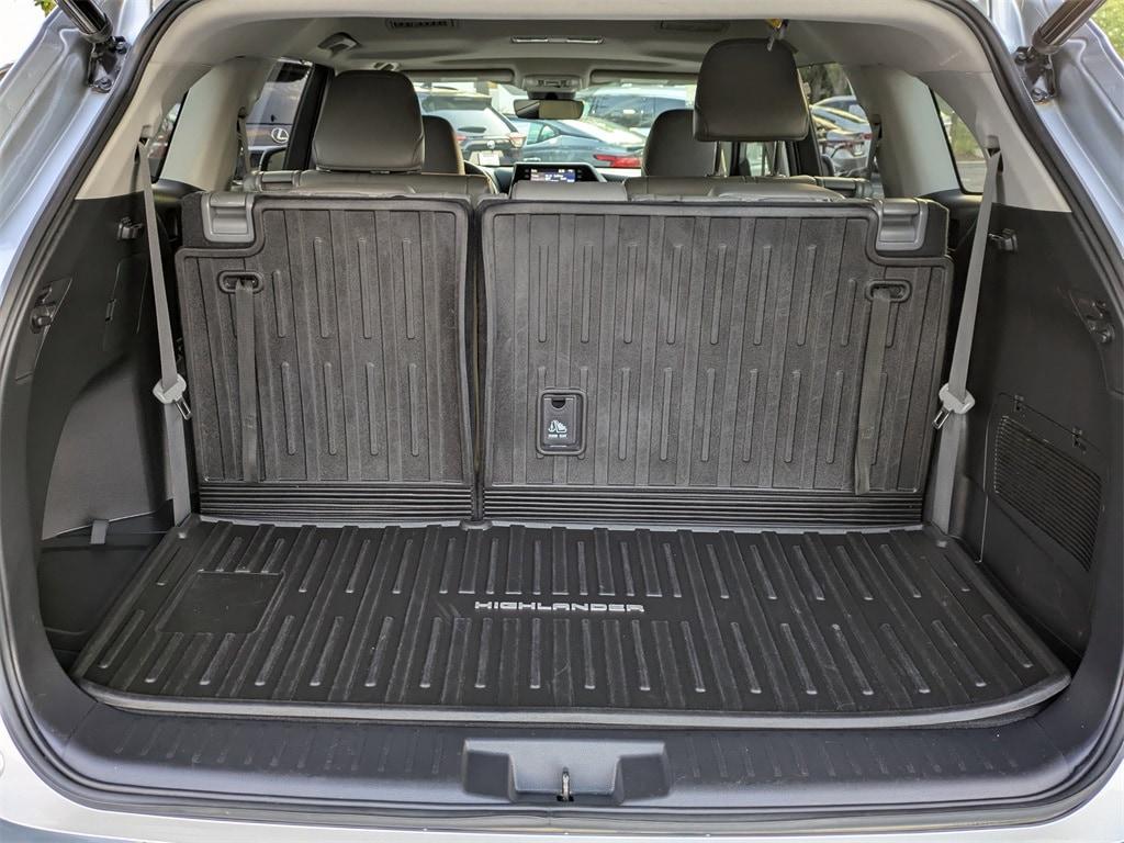 used 2022 Toyota Highlander car, priced at $37,831