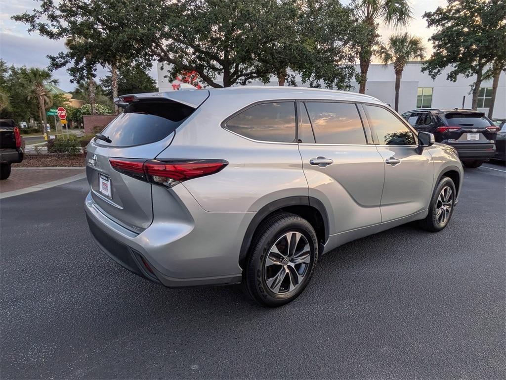 used 2022 Toyota Highlander car, priced at $37,831