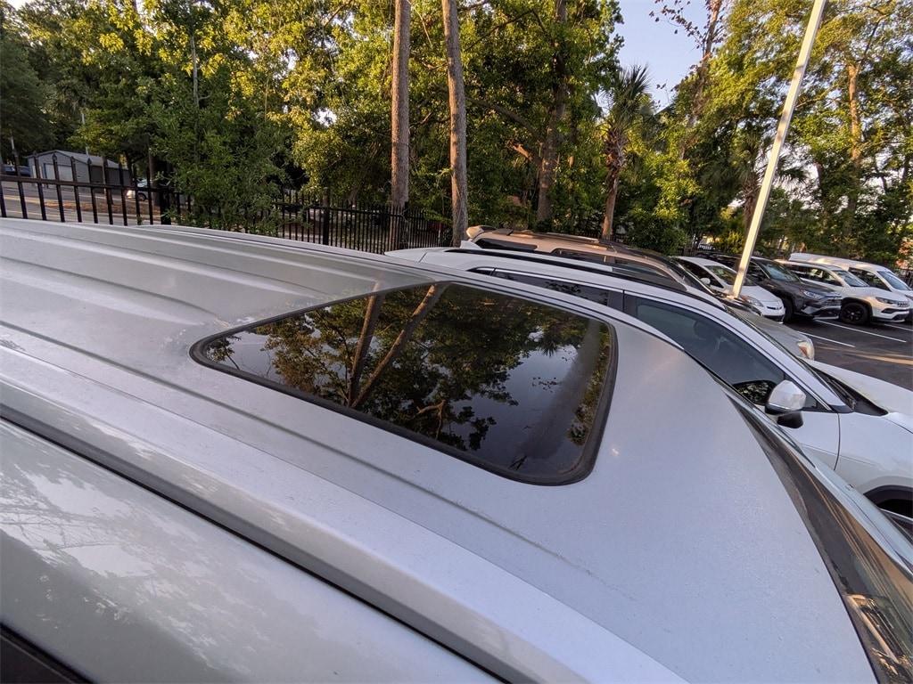 used 2022 Toyota Highlander car, priced at $38,231