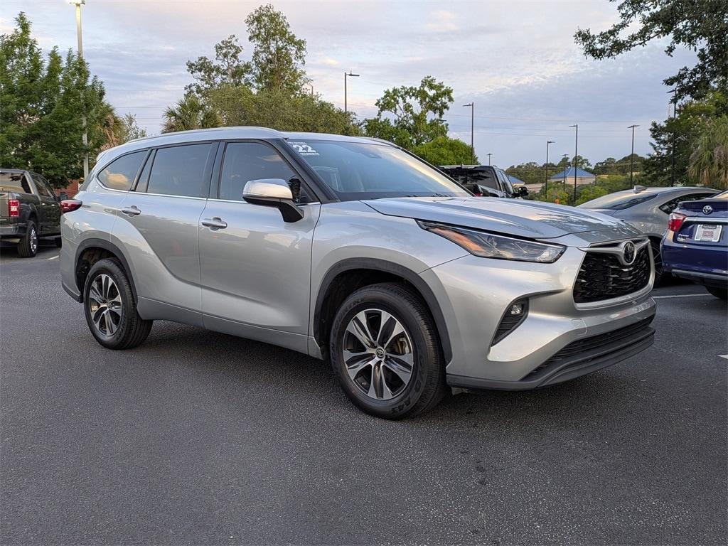 used 2022 Toyota Highlander car, priced at $37,831