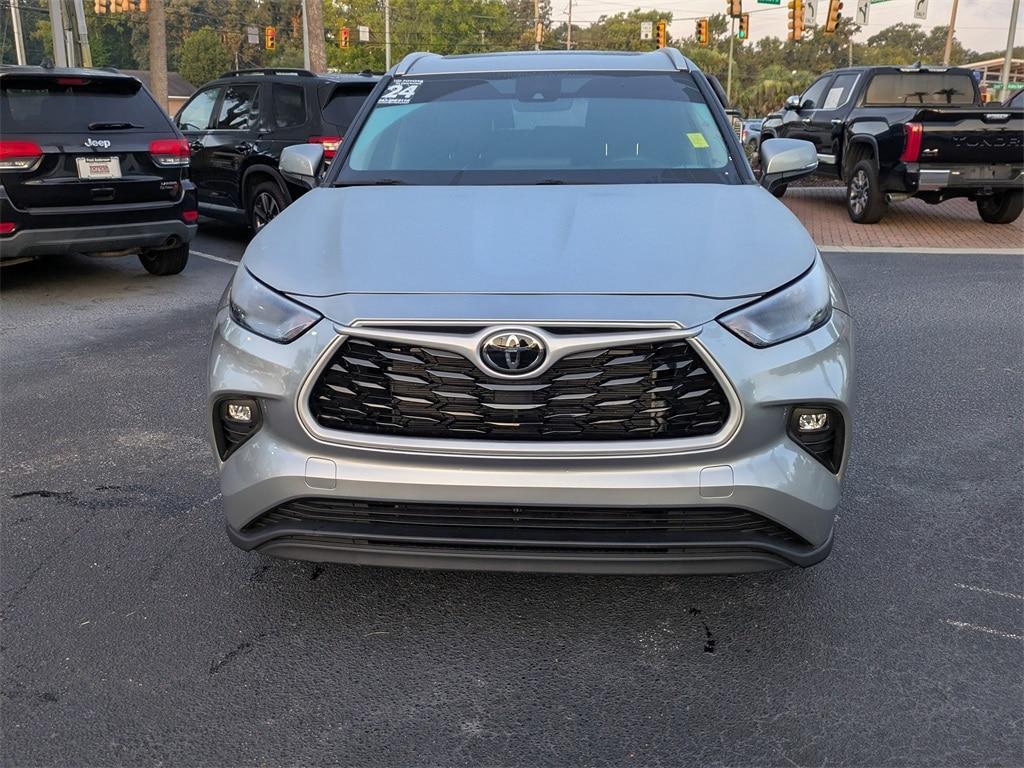 used 2024 Toyota Highlander car, priced at $43,231