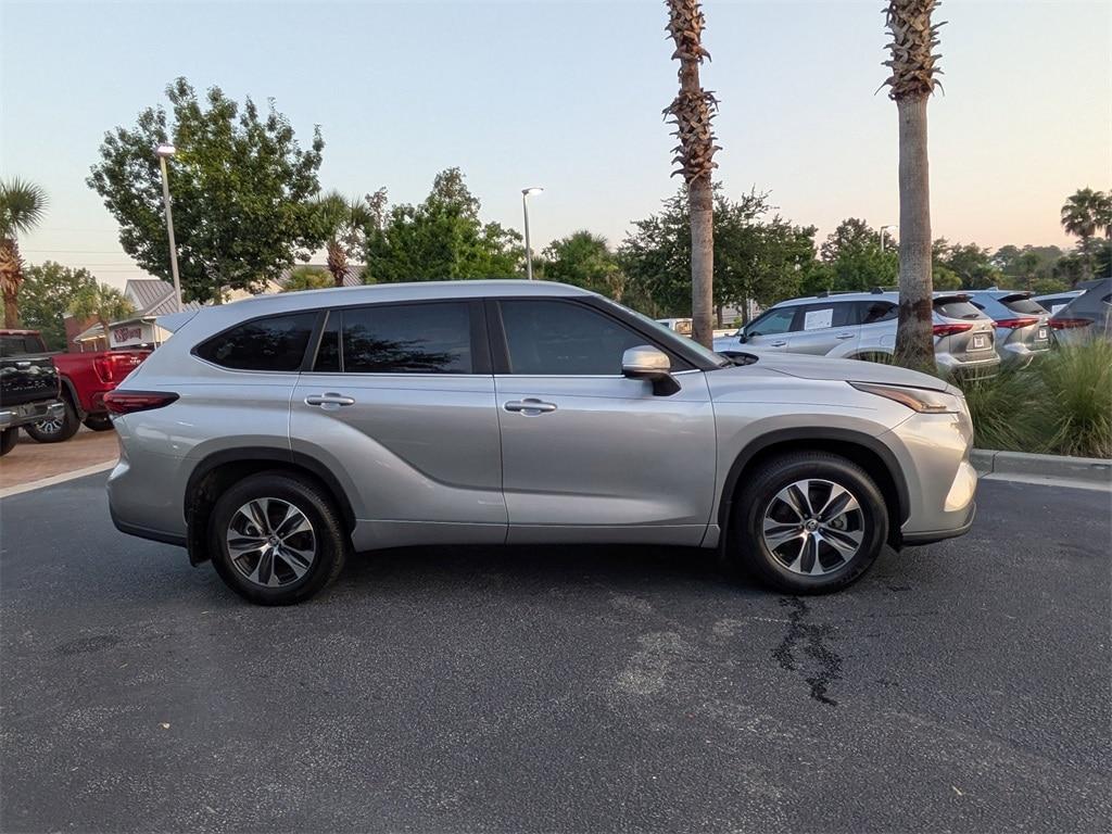 used 2024 Toyota Highlander car, priced at $43,231