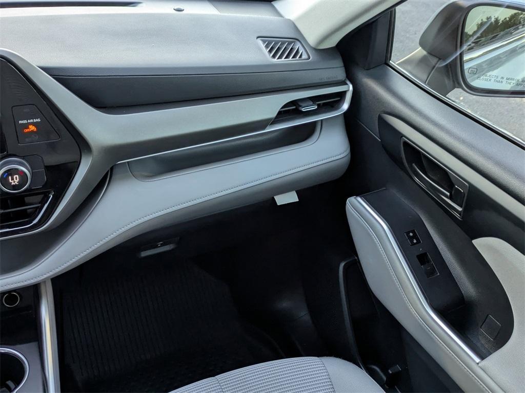 used 2024 Toyota Highlander car, priced at $40,531