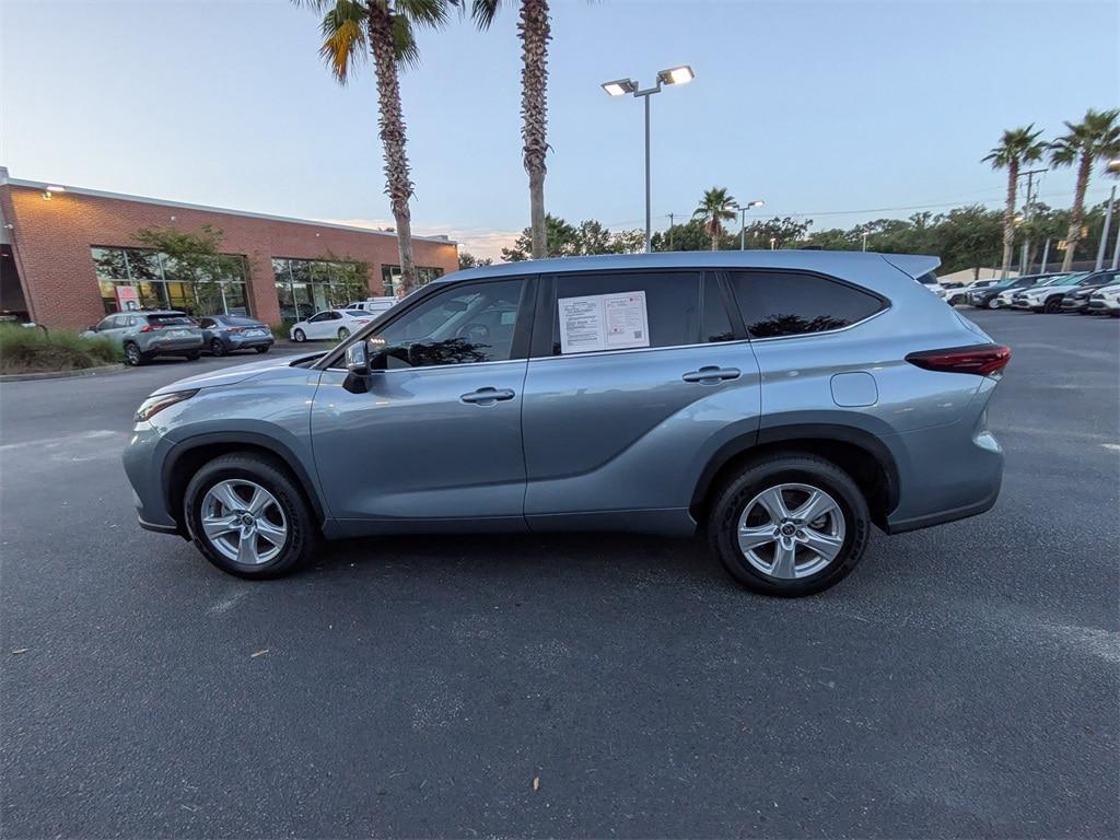 used 2024 Toyota Highlander car, priced at $40,031