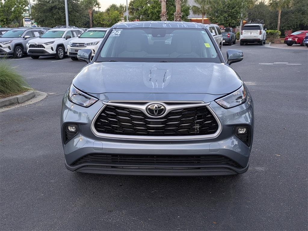 used 2024 Toyota Highlander car, priced at $40,531
