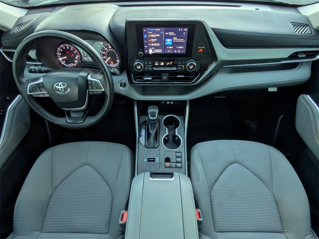 used 2024 Toyota Highlander car, priced at $40,531