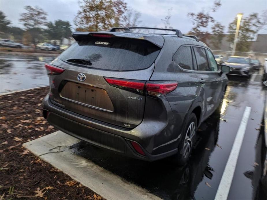 used 2020 Toyota Highlander Hybrid car, priced at $33,131