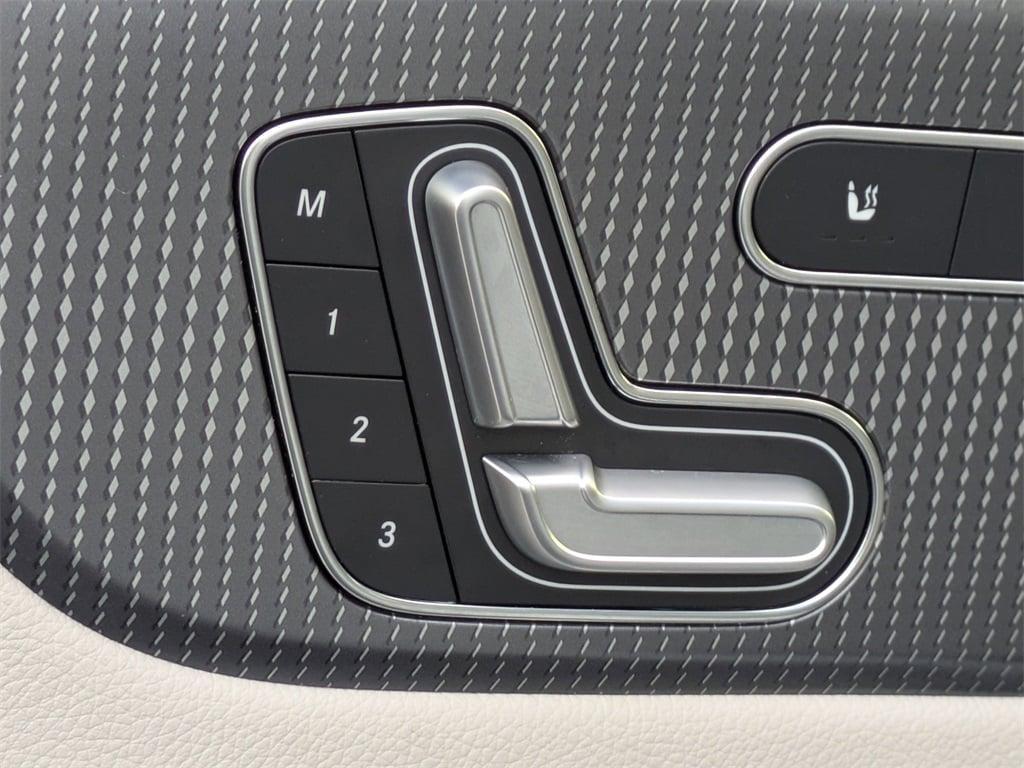used 2022 Mercedes-Benz GLB 250 car, priced at $30,331