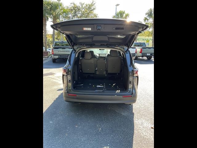 new 2025 Toyota Sienna car