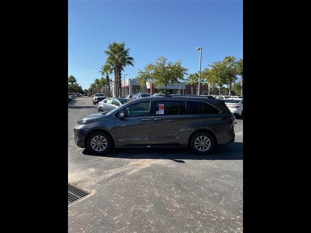 new 2025 Toyota Sienna car