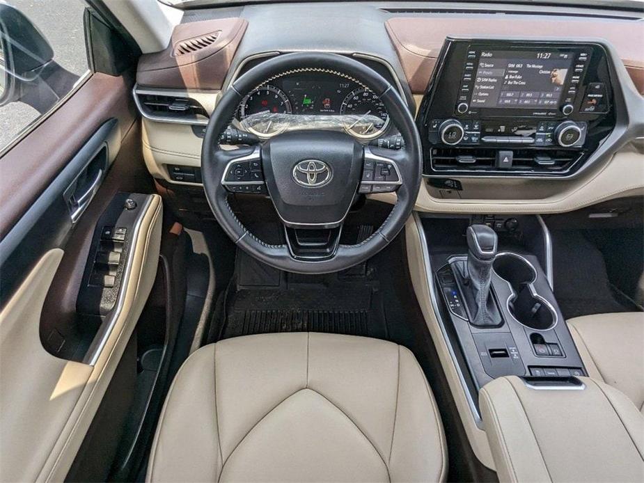 used 2021 Toyota Highlander car, priced at $30,531