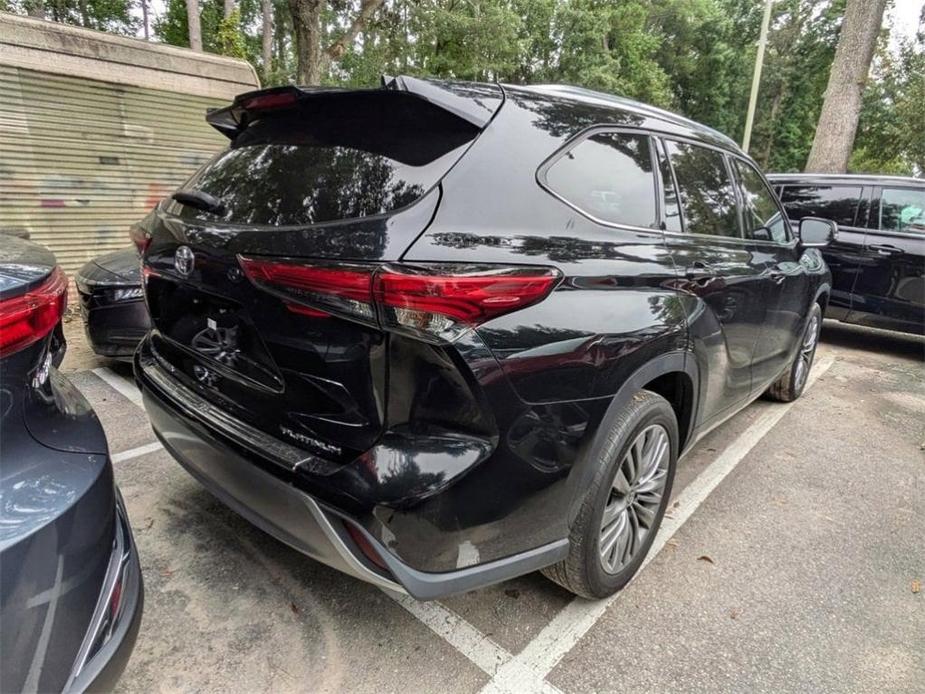 used 2021 Toyota Highlander car, priced at $40,531