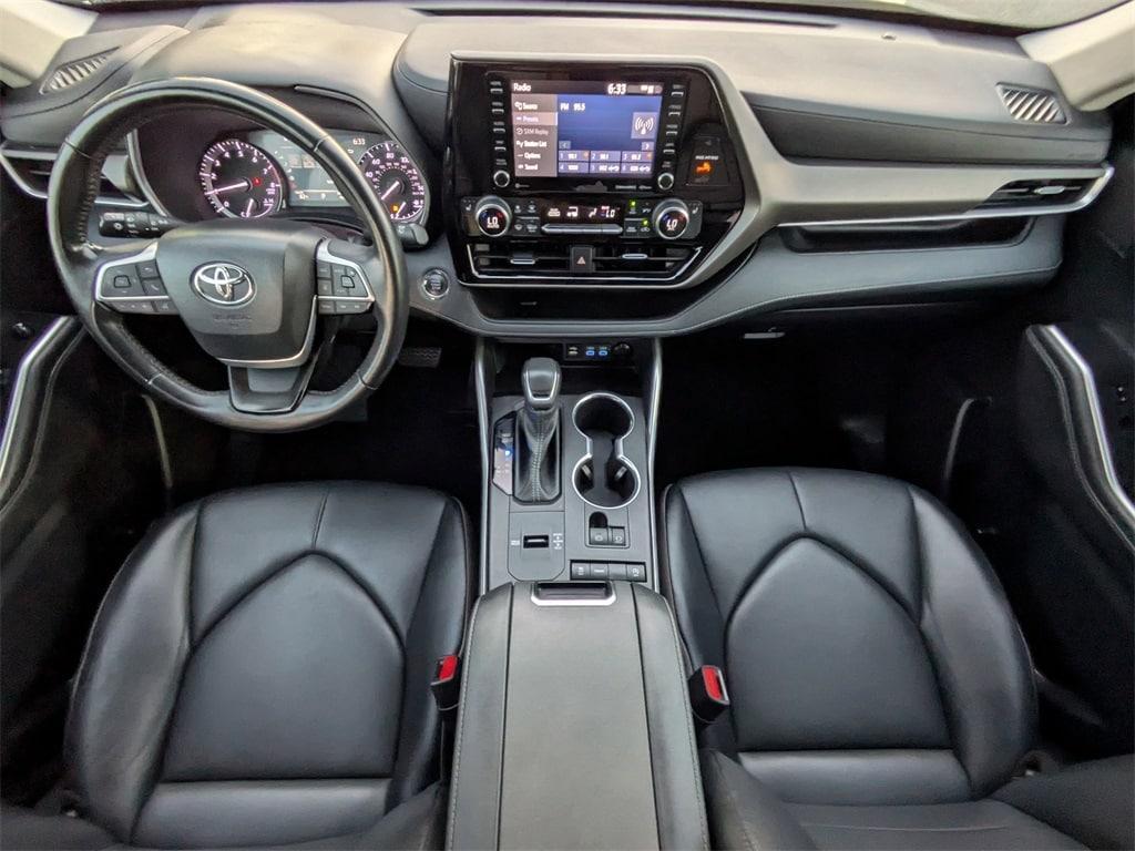used 2022 Toyota Highlander car, priced at $40,531