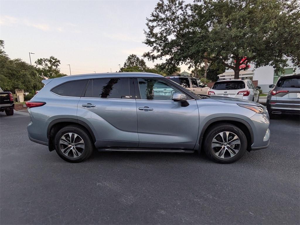 used 2022 Toyota Highlander car, priced at $40,531