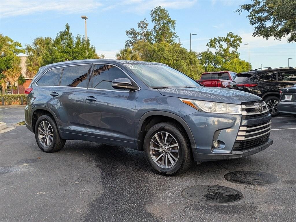 used 2017 Toyota Highlander car, priced at $19,531