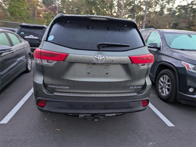 used 2018 Toyota Highlander car, priced at $22,291