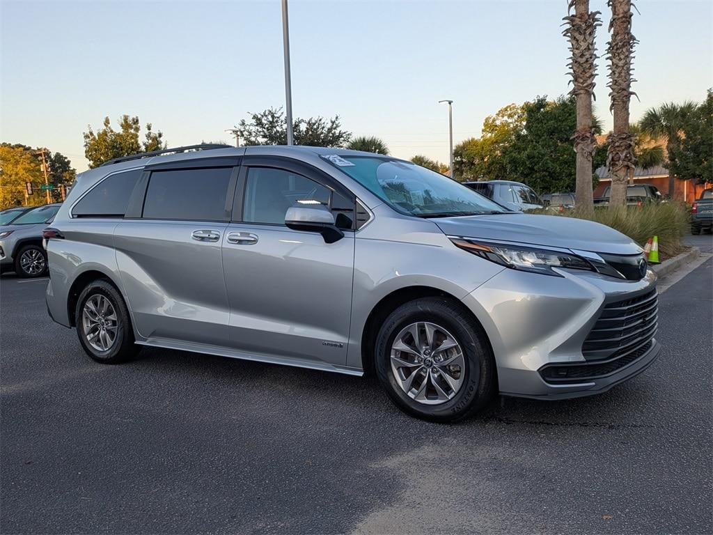 used 2021 Toyota Sienna car, priced at $27,131