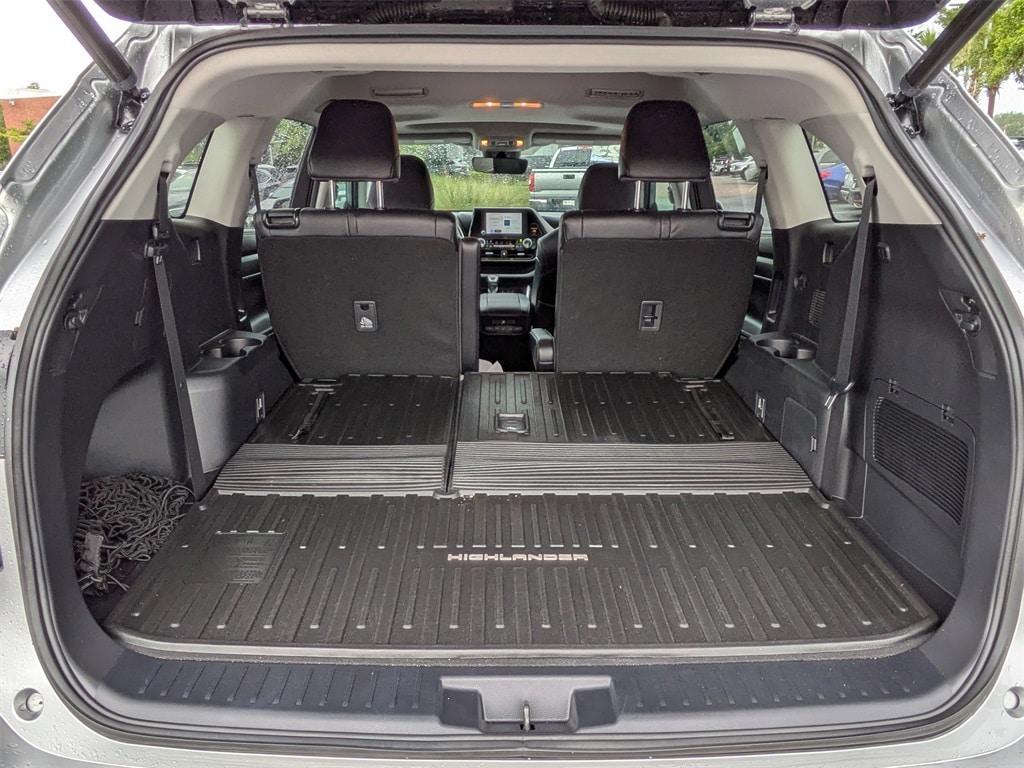 used 2023 Toyota Highlander Hybrid car, priced at $43,731