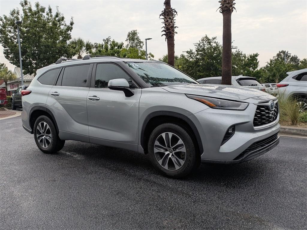 used 2023 Toyota Highlander Hybrid car, priced at $43,731