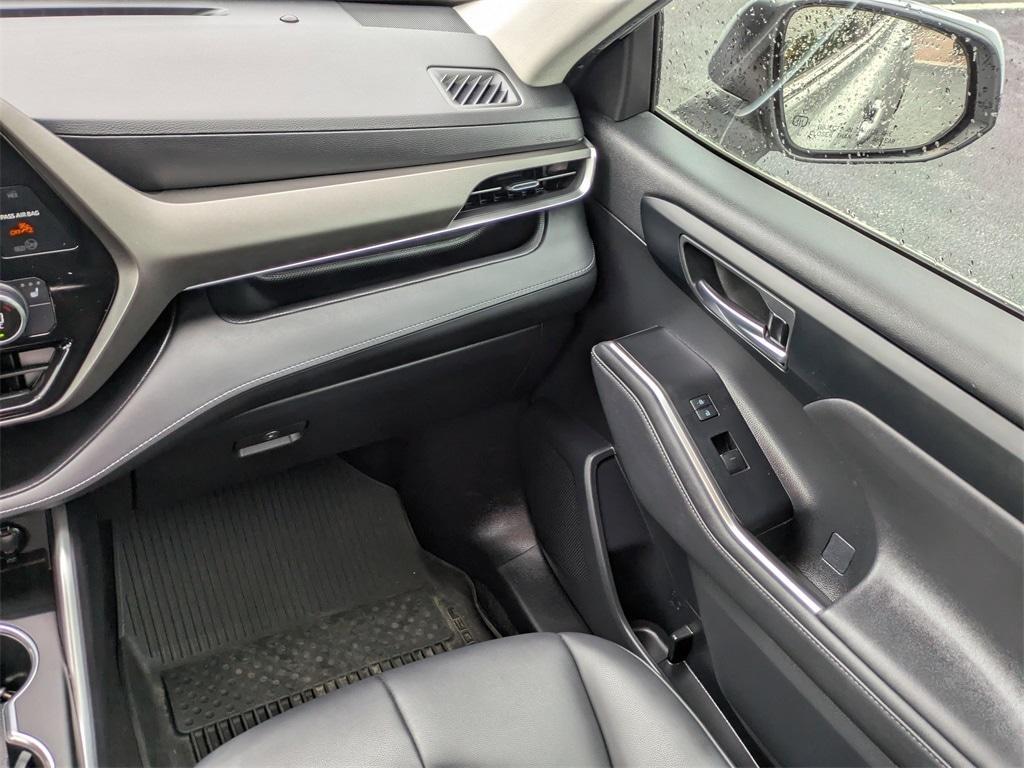 used 2023 Toyota Highlander Hybrid car, priced at $43,731