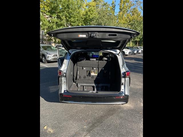 new 2025 Toyota Sienna car