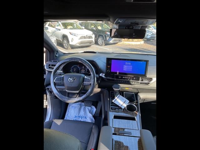 new 2025 Toyota Sienna car