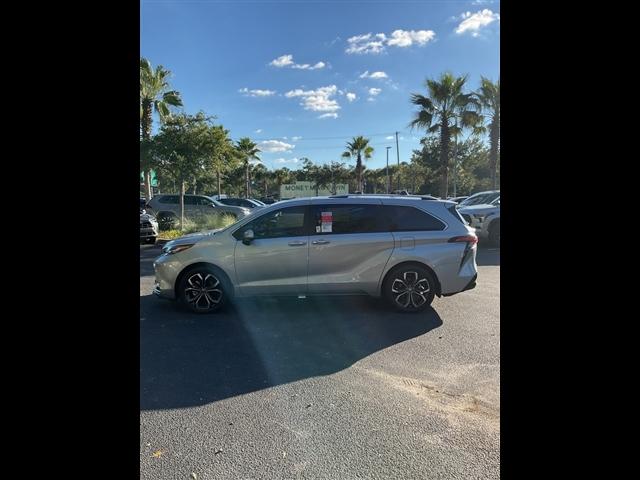 new 2025 Toyota Sienna car