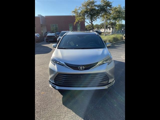 new 2025 Toyota Sienna car