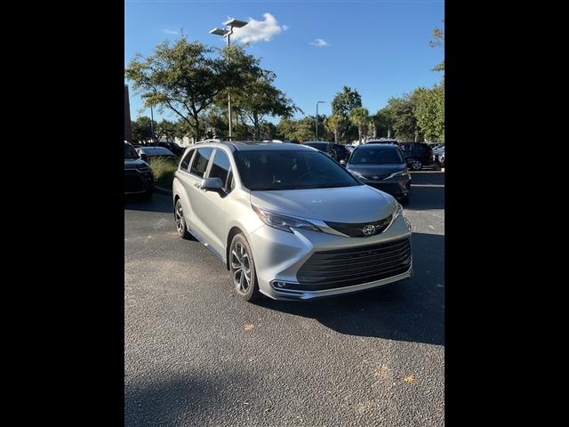 new 2025 Toyota Sienna car