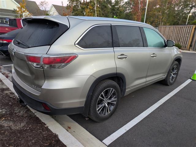 used 2016 Toyota Highlander car, priced at $18,491