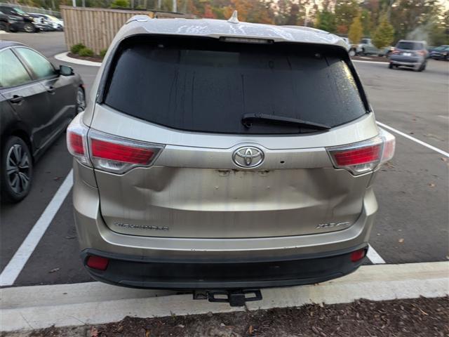 used 2016 Toyota Highlander car, priced at $18,491