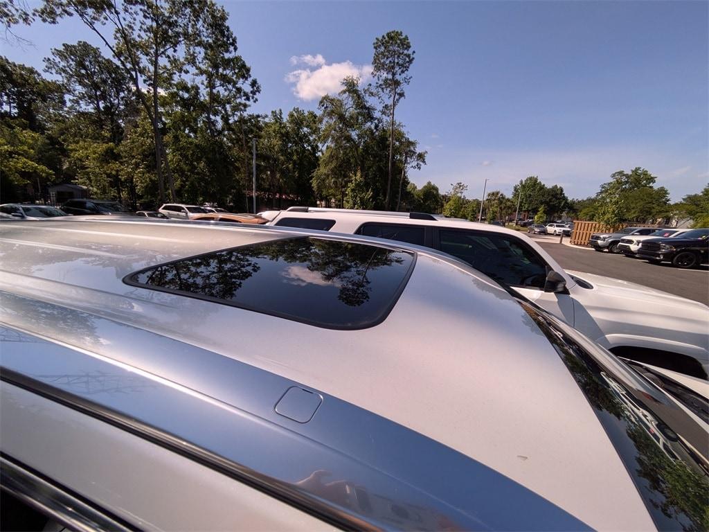 used 2017 Toyota Highlander car, priced at $25,031