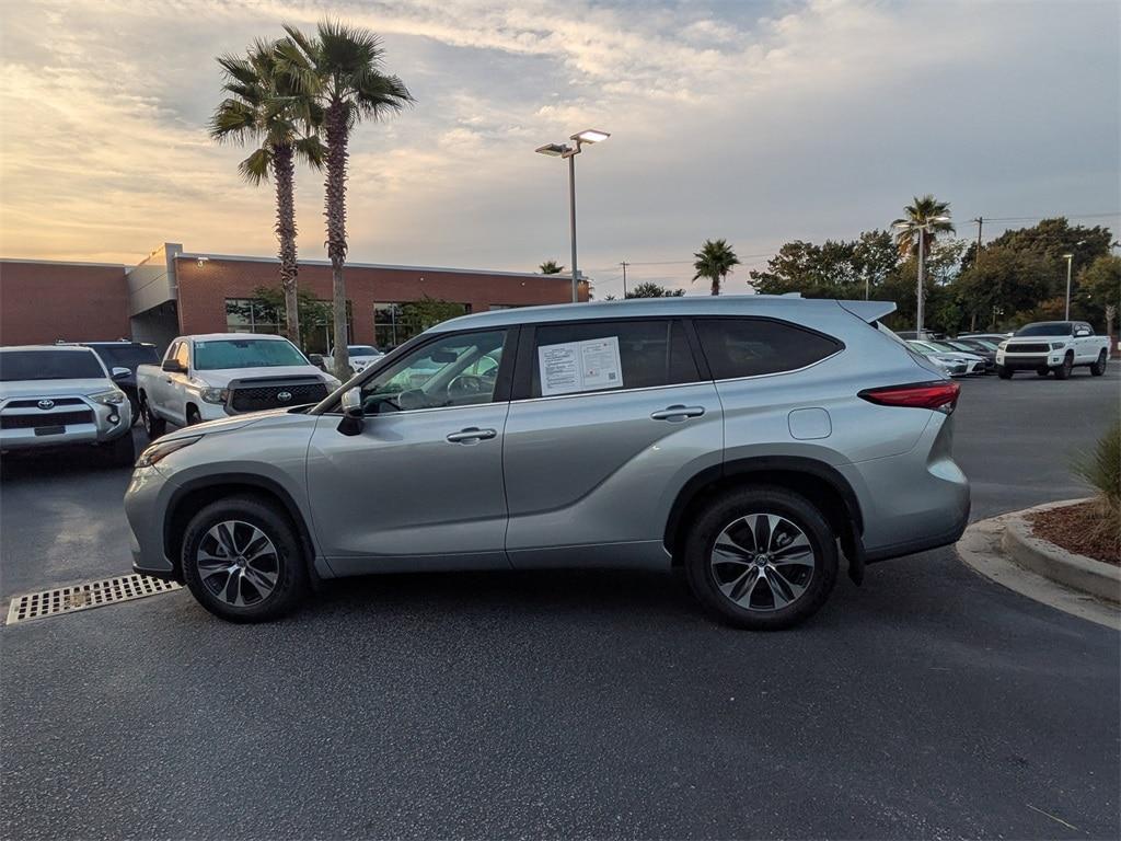 used 2023 Toyota Highlander car, priced at $38,331