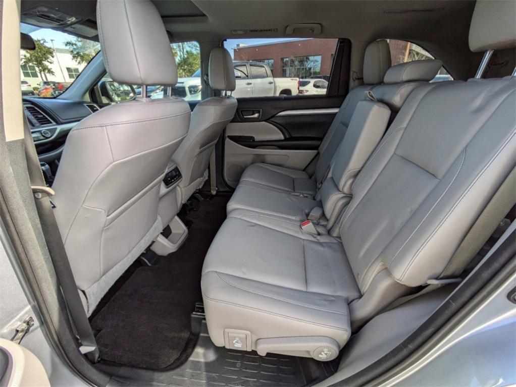 used 2014 Toyota Highlander car, priced at $16,531