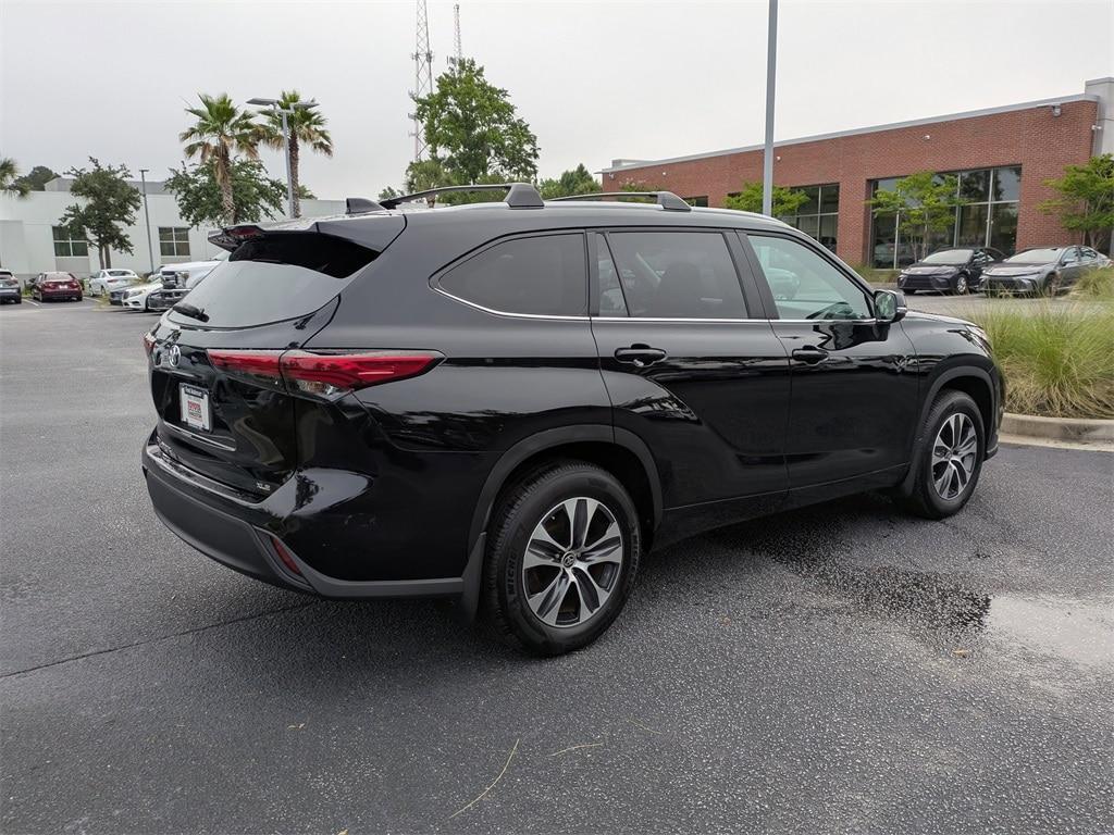 used 2023 Toyota Highlander car, priced at $42,531