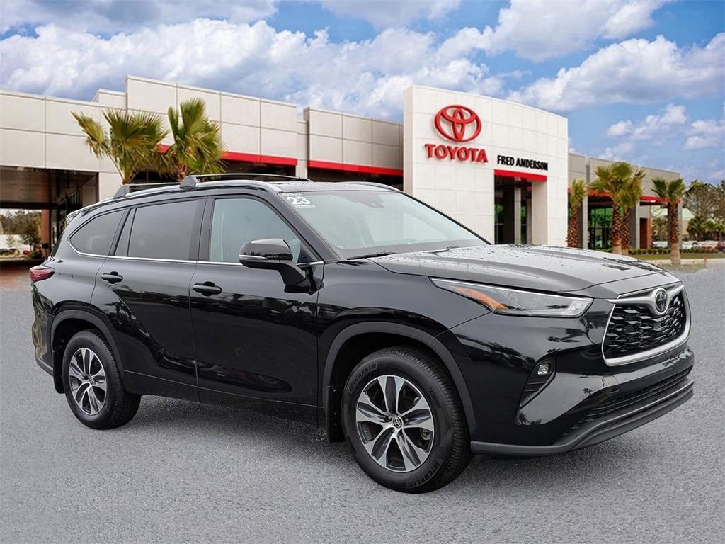 used 2023 Toyota Highlander car, priced at $42,531
